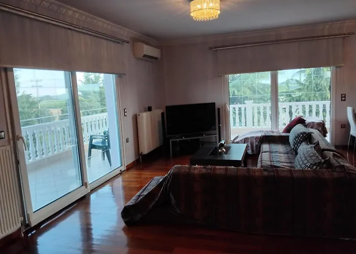 Large Garden Family Apartment