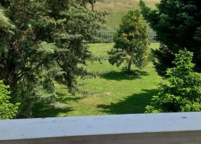 Large Garden Family דירה *
