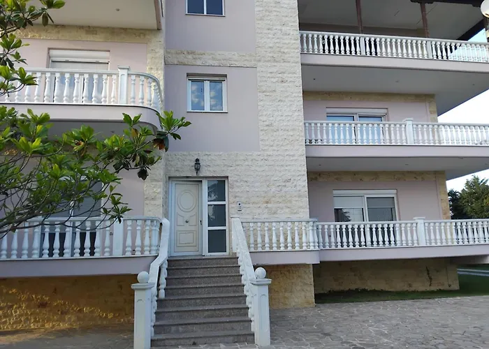 דירה Large Garden Family Paralía
